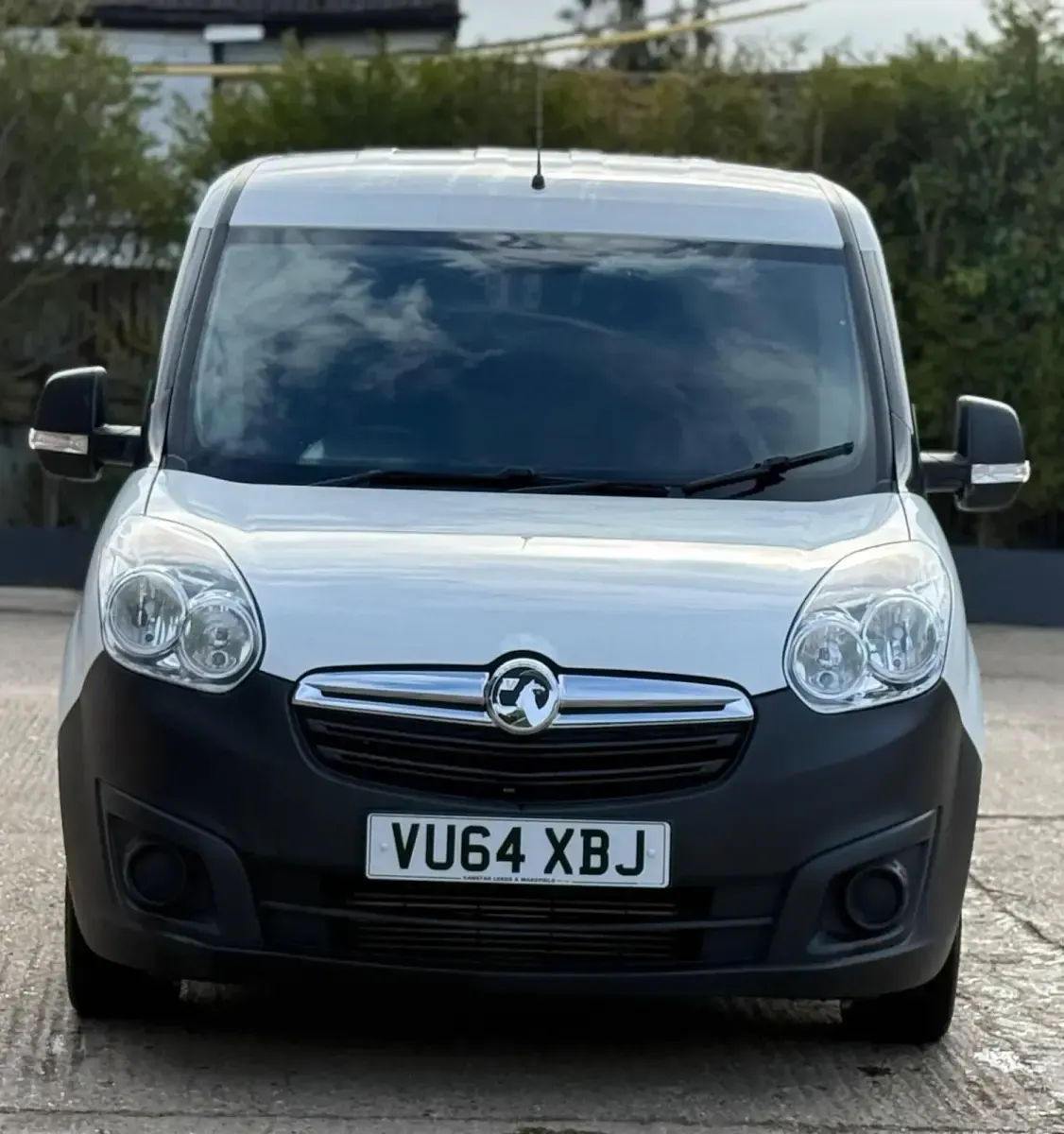 Used Vauxhall Combo S 105 HP (77 kW) 2015 White MPV