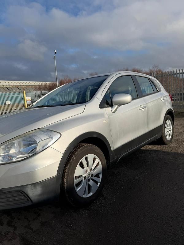 Used Suzuki SX4 S-Cross SZ3 120 HP (88 kW) 2014 Silver Hatchback