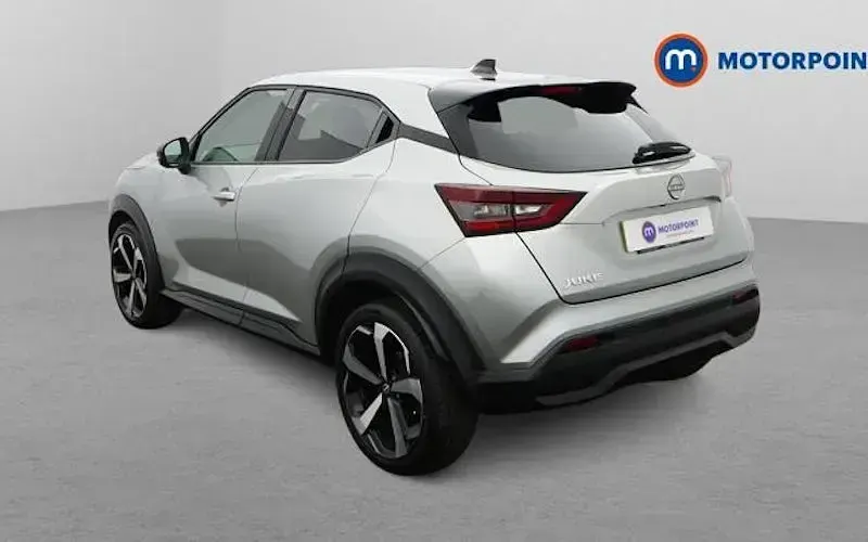 Used Nissan Juke Tekna 114 HP (83 kW) 2023 Silver SUV