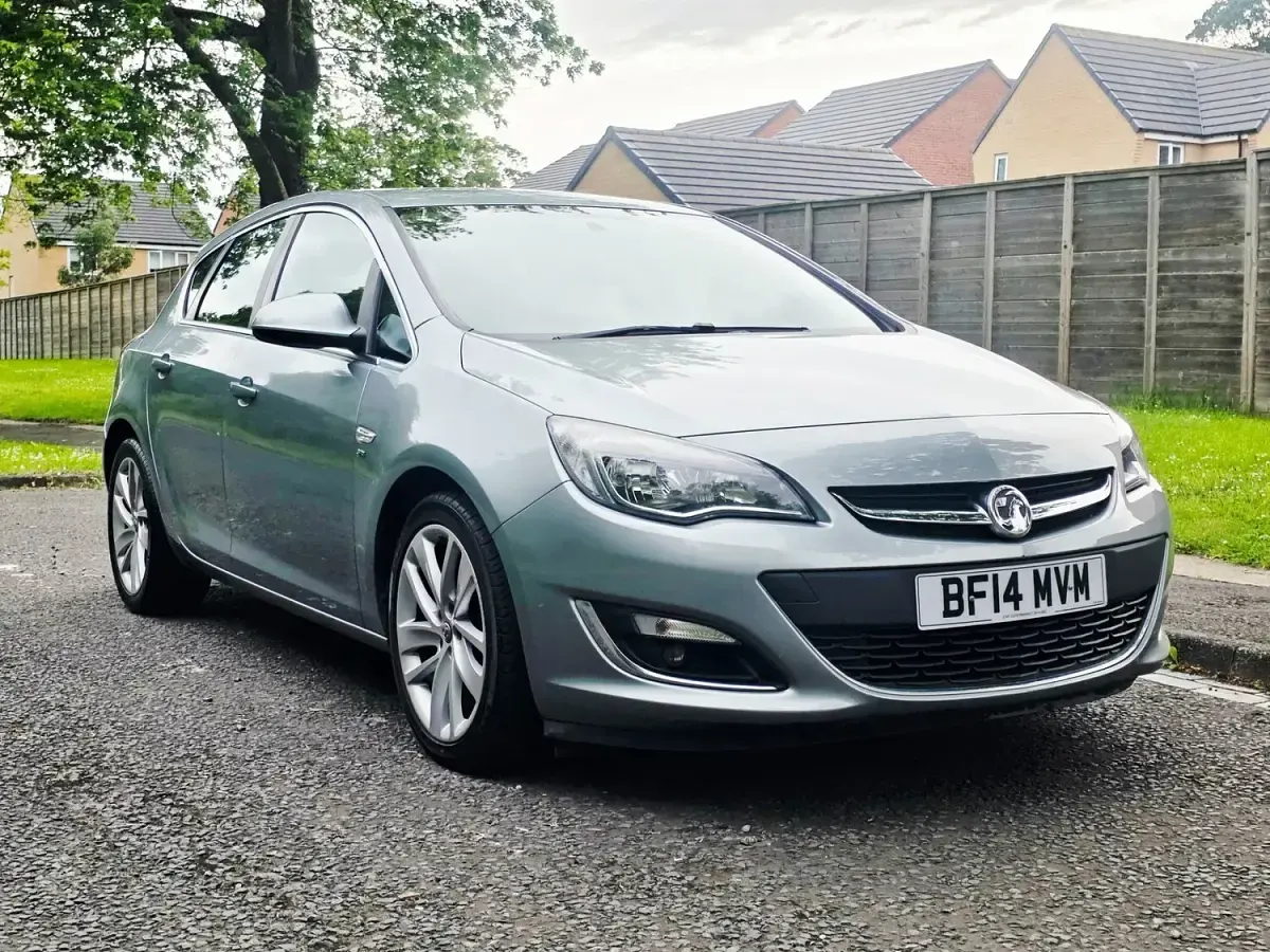 Used Vauxhall Astra SRi 2014 Silver Hatchback