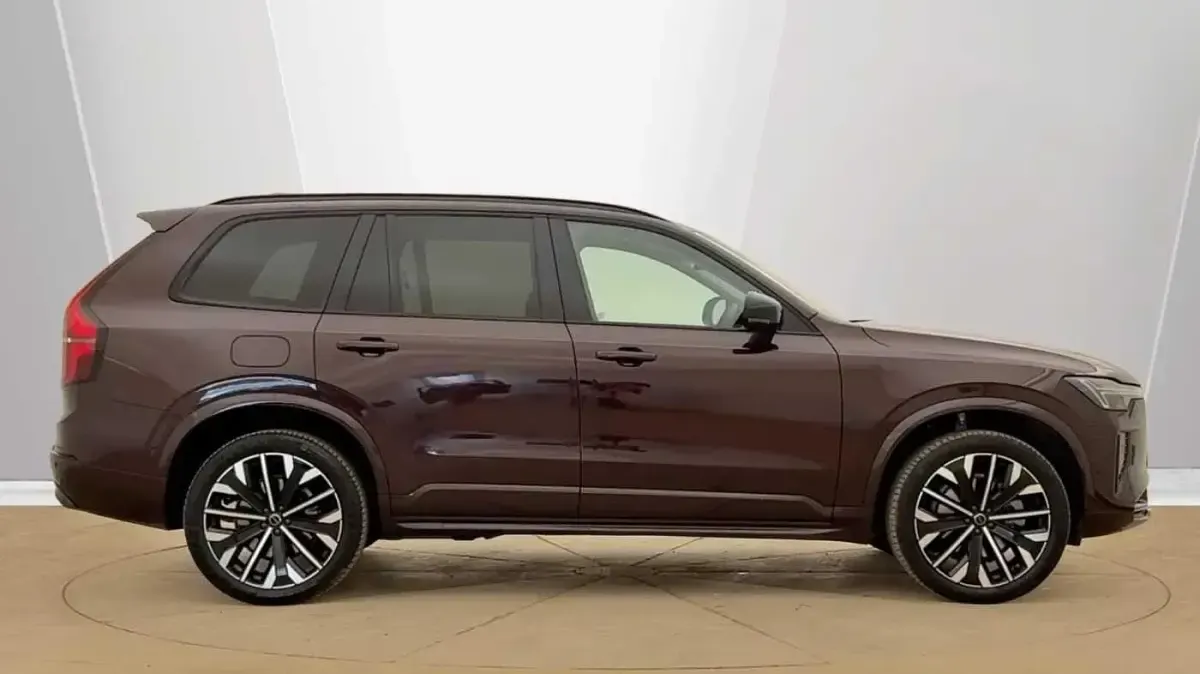 Used Volvo XC90 Plus 455 HP (334 kW) 2025 Red SUV