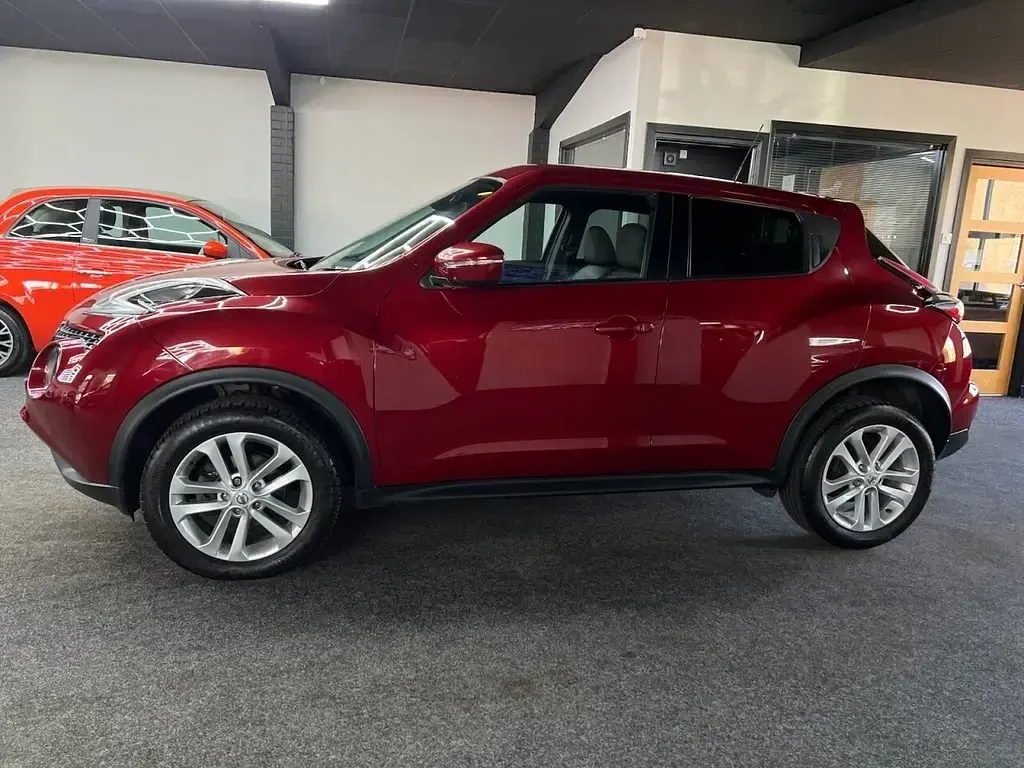 Usado Nissan Juke N-Connecta 117 CV (86 kW) 2016 Rojo SUV