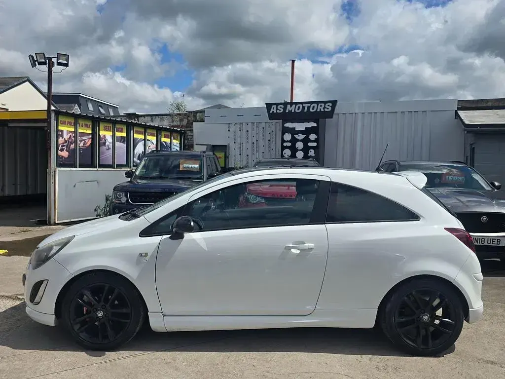 Used Vauxhall Corsa Edition 2014 White Hatchback