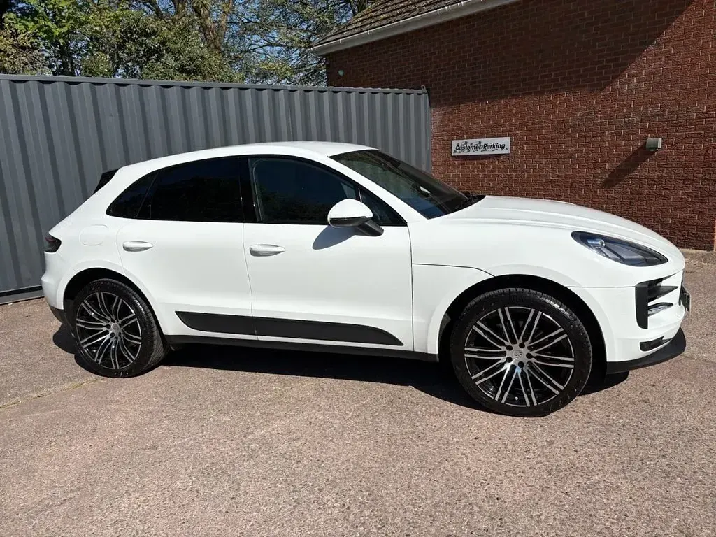 Used Porsche Macan 252 HP (185 kW) 2020 White SUV