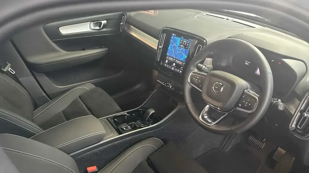 New Volvo XC40 Plus 161 HP (118 kW) 2026 SUV