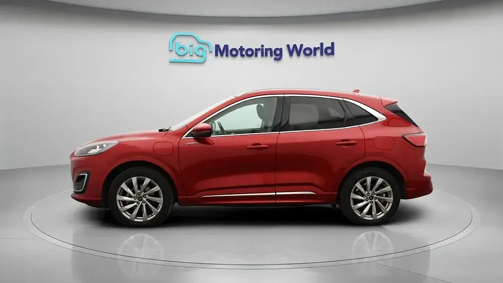 Second-hand Ford Kuga Vignale 225 CP (165 kW) 2024 Roșu SUV