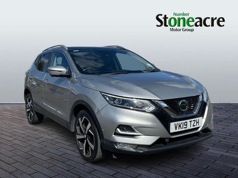 Silver Used 2019 Nissan Qashqai Tekna SUV | £11,995 (Good price) - Image 1/4