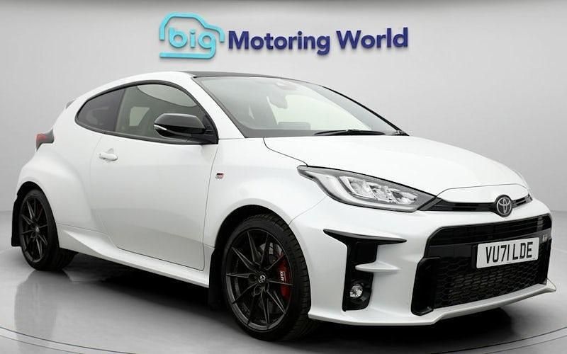 White Used 2020 Toyota Yaris Hatchback | £26,700 (Fair price) - Image 1/4
