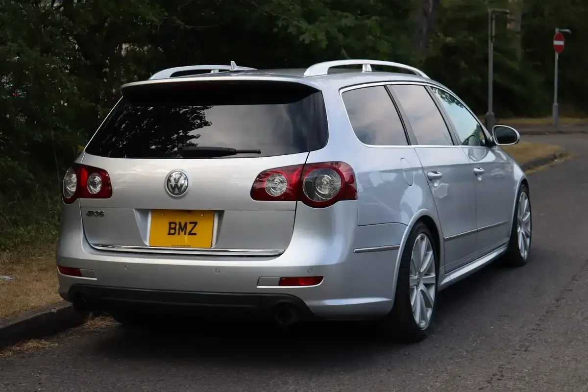 Used VW Passat R 300 HP (220 kW) 2010 Silver Estate