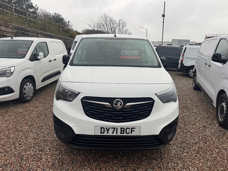 Used Vauxhall Combo 100 HP (73 kW) 2021 White MPV