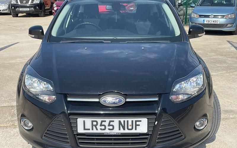 Begagnad Ford Focus Zetec 105 HK (77 kW) 2014 Halvkombi