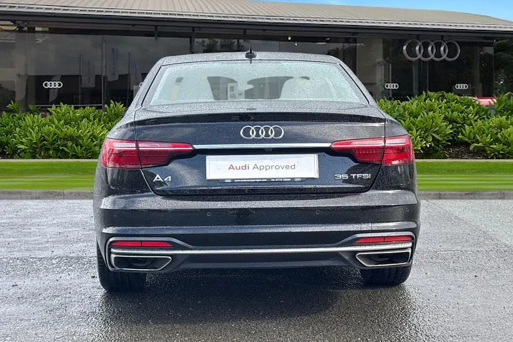 Usado Audi A4 Sport 150 CV (110 kW) 2024 Negro Berlina