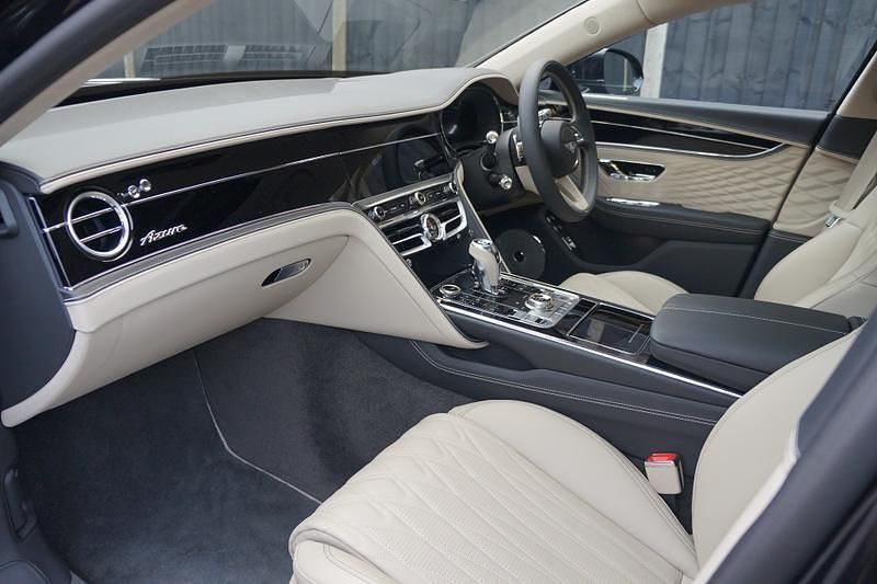 New Bentley Flying Spur 670 HP (492 kW) 2025 Black Sedan