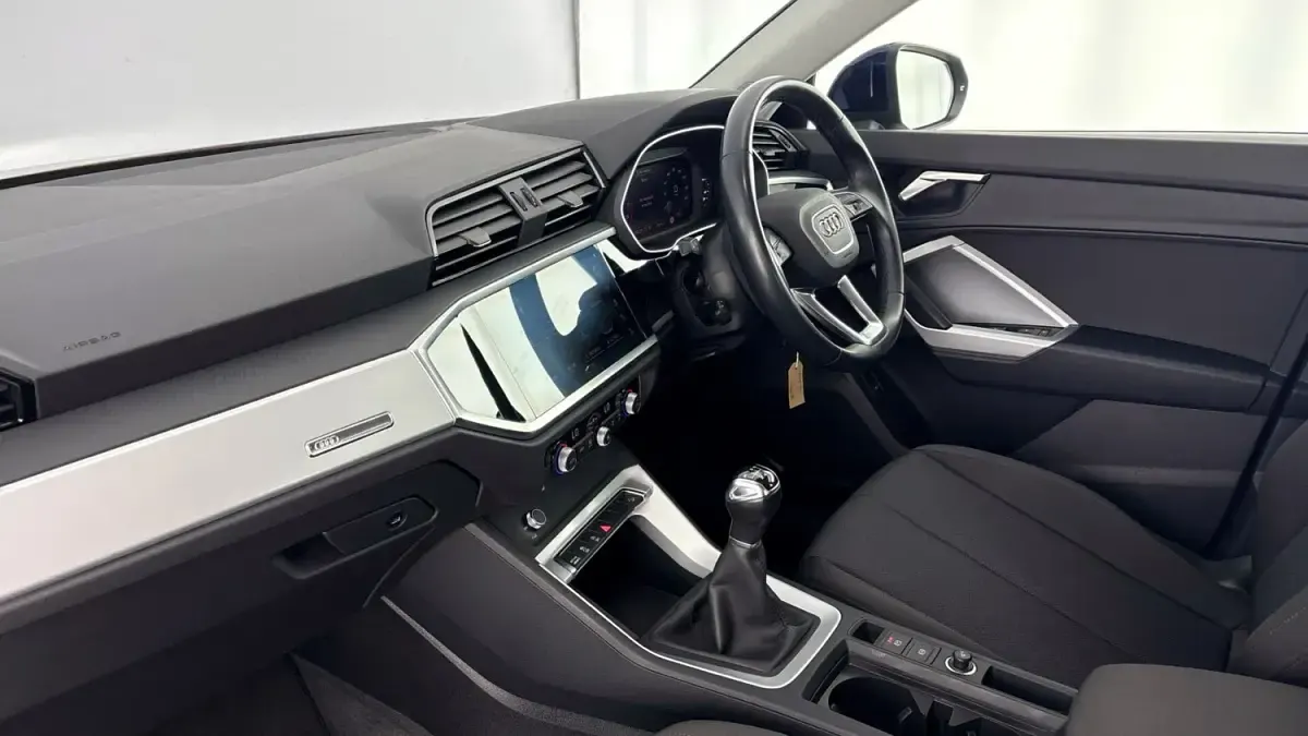 Begagnad Audi Q3 Design 150 HK (110 kW) 2022 Blå SUV