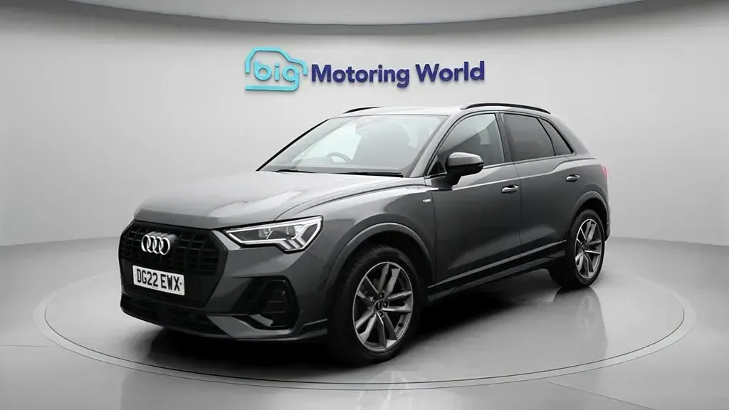 Używany Audi Q3 Black Edition 150 KM (110 kW) 2022 Szary SUV