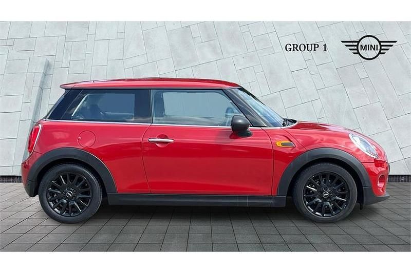 Used Mini ONE 102 HP (75 kW) 2015 Blazing red Hatchback