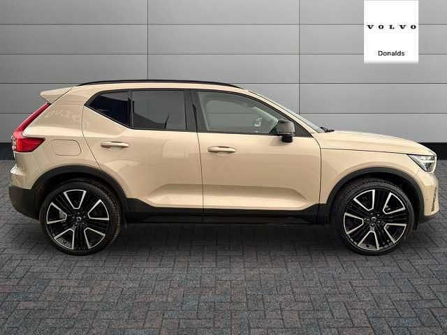 Used Volvo XC40 Ultra 194 HP (142 kW) 2025 Brown SUV