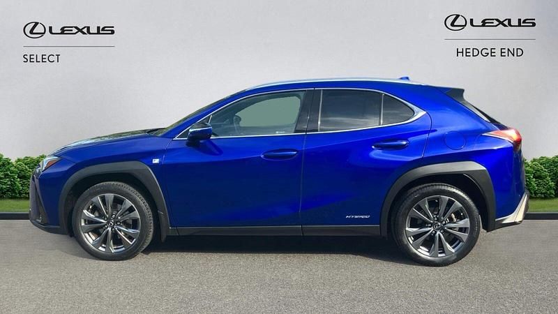 Usado Lexus UX Sport Line 184 HP (135 kW) 2021 Azul SUV