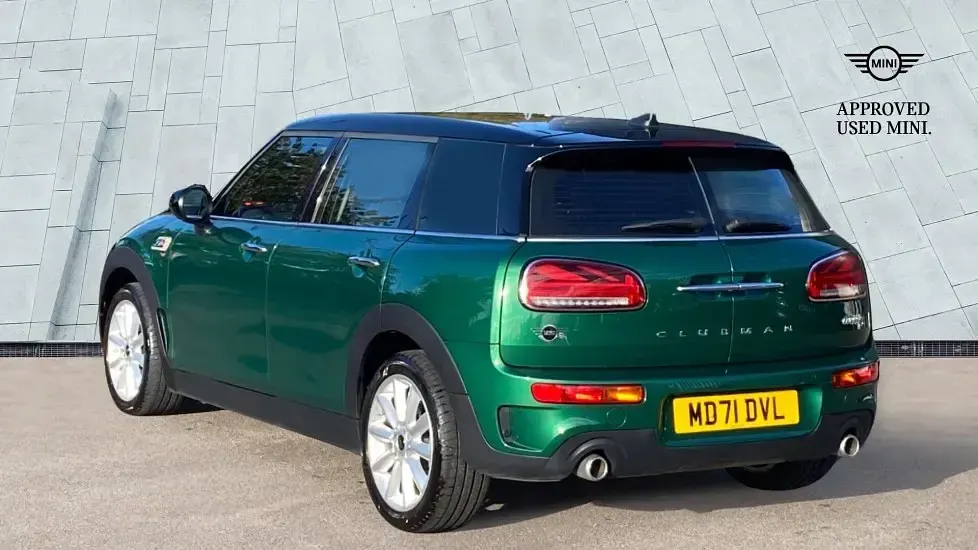 Used Mini Cooper S Clubman Classic 192 HP (141 kW) 2022 Green Estate