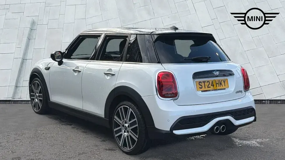 Used Mini Cooper S Exclusive 176 HP (129 kW) 2024 White Hatchback