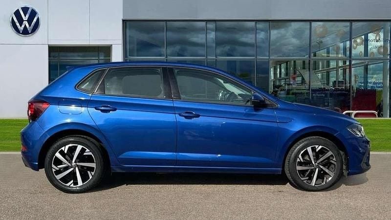 Used VW Polo Life 95 HP (69 kW) 2023 Reef blue metallic Hatchback
