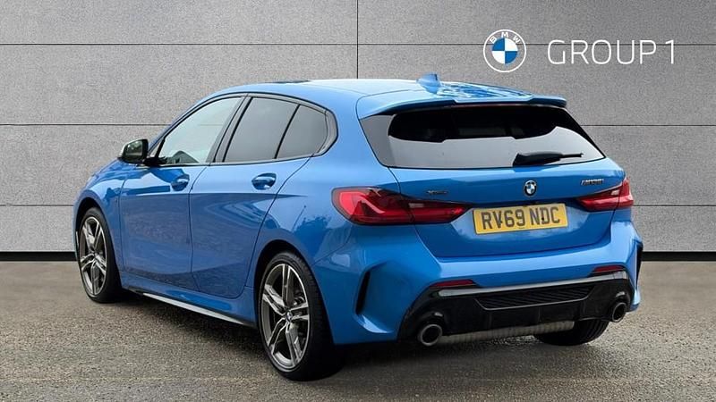 Usado BMW M135 Shadowline 306 CV (225 kW) 2019 Azul Utilitario