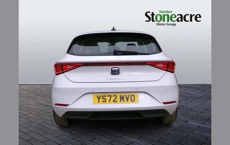 Used Seat Leon SE 110 HP (80 kW) 2022 White Hatchback