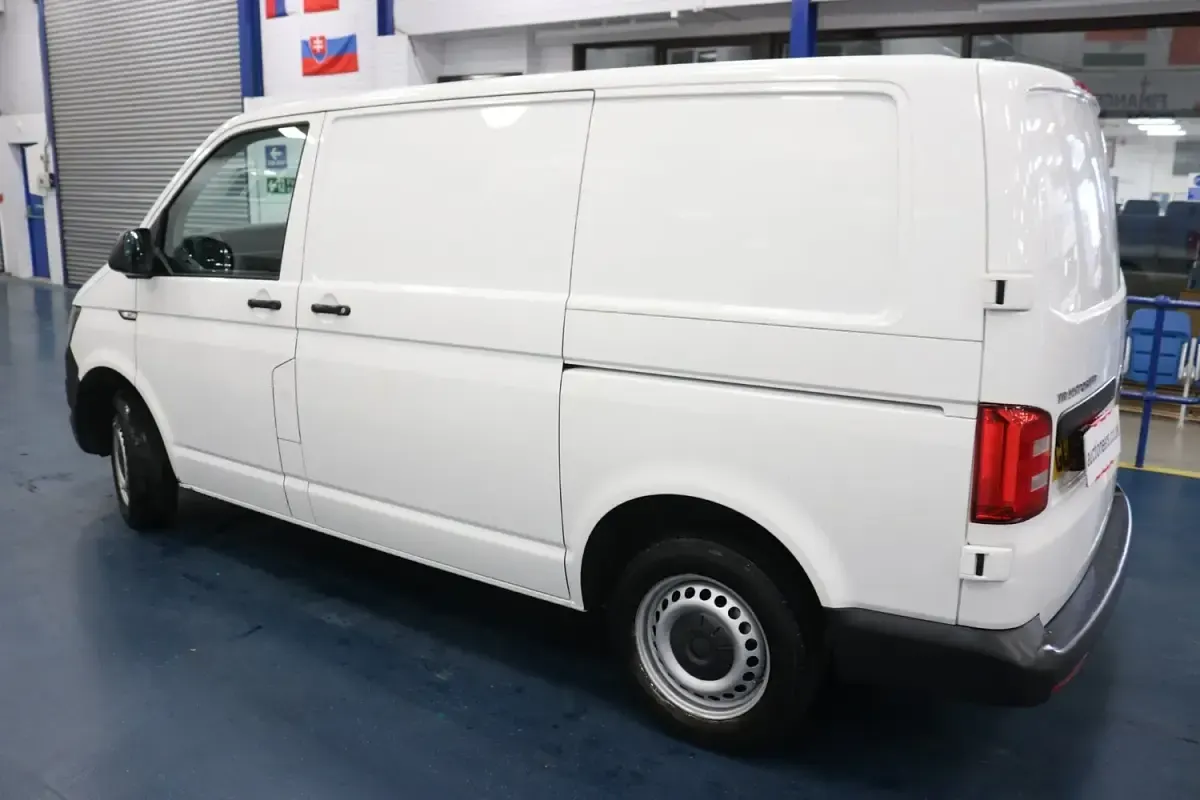 Used VW Transporter Startline 102 HP (75 kW) 2018 White Van