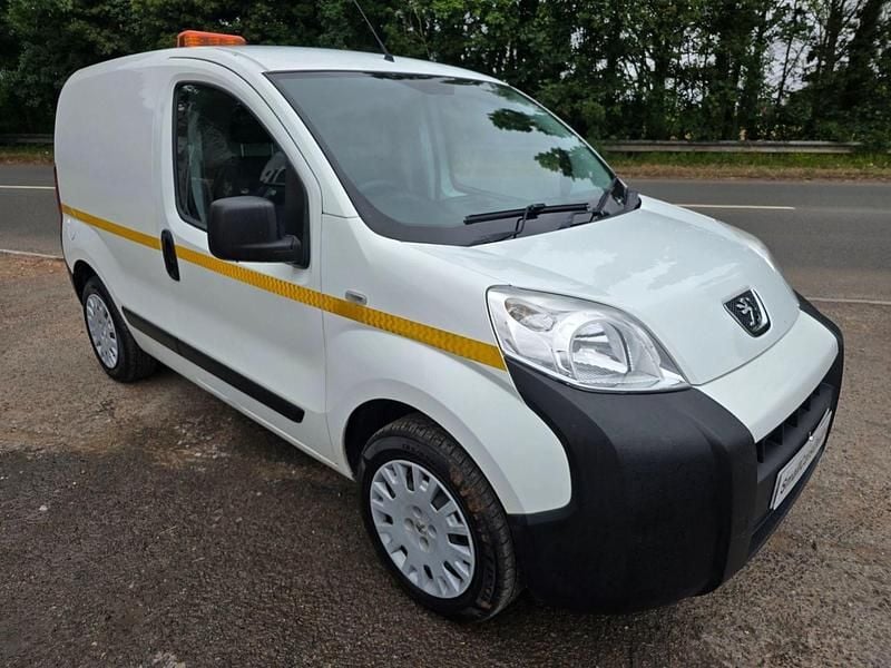 White Used 2017 Peugeot Bipper MPV | £4,995 (Fair price) - Image 1/4