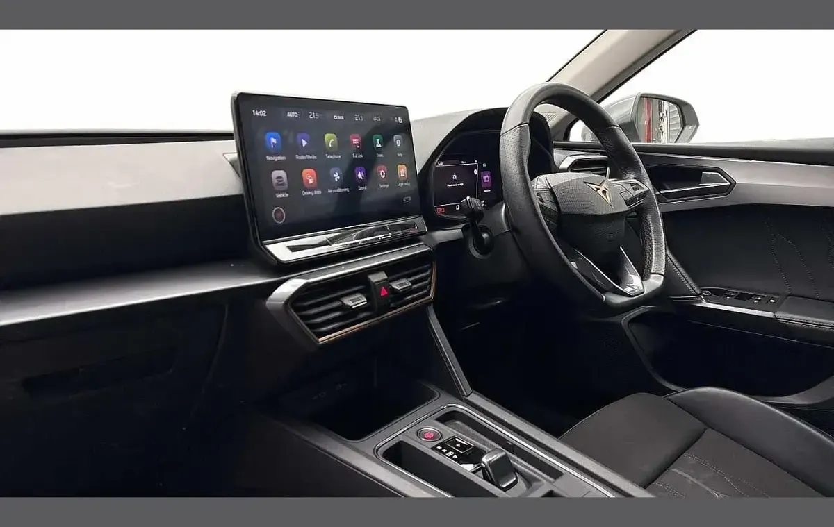 Used Cupra Leon 150 HP (110 kW) 2023 White Hatchback