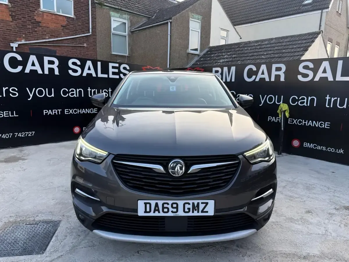 Used Vauxhall Grandland X S 130 HP (95 kW) 2019 Grey SUV