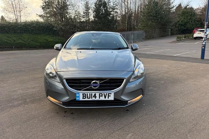 Used Volvo V40 115 HP (84 kW) 2014 Grey Hatchback