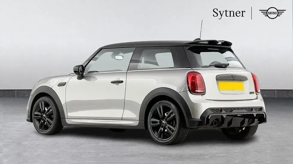 Used Mini Cooper Hatch 134 HP (98 kW) 2023 Silver Hatchback