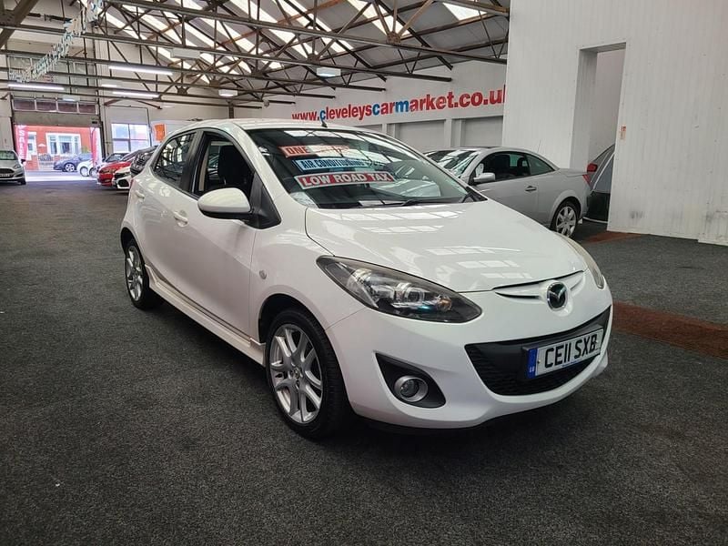 White Used 2011 Mazda 2 Hatchback | £3,550 (Expensive) - Image 1/4