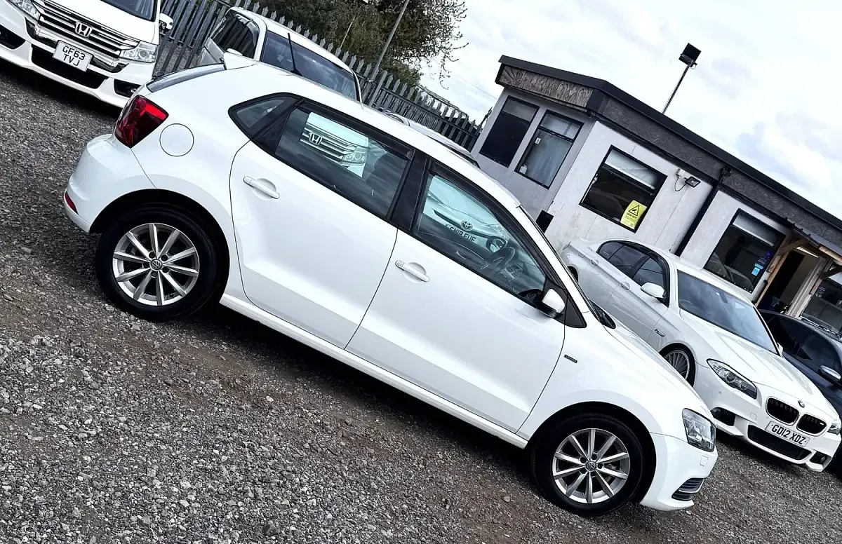 Used VW Polo SE 105 HP (77 kW) 2015 White Hatchback