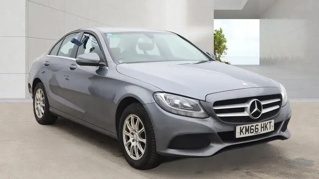 Usado Mercedes C200 SE 2017 Cinzento Sedan