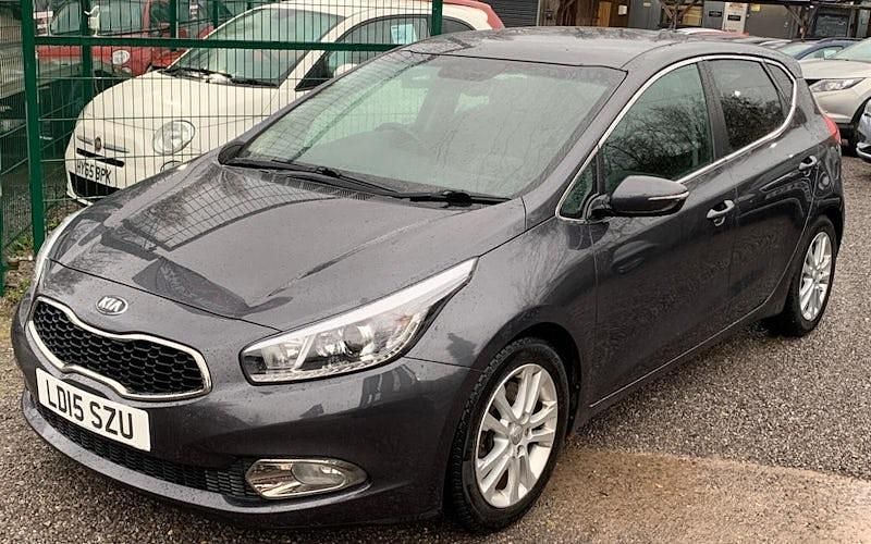 Silver Used 2015 Kia Ceed Hatchback | £4,495 (A bit pricey) - Image 1/4