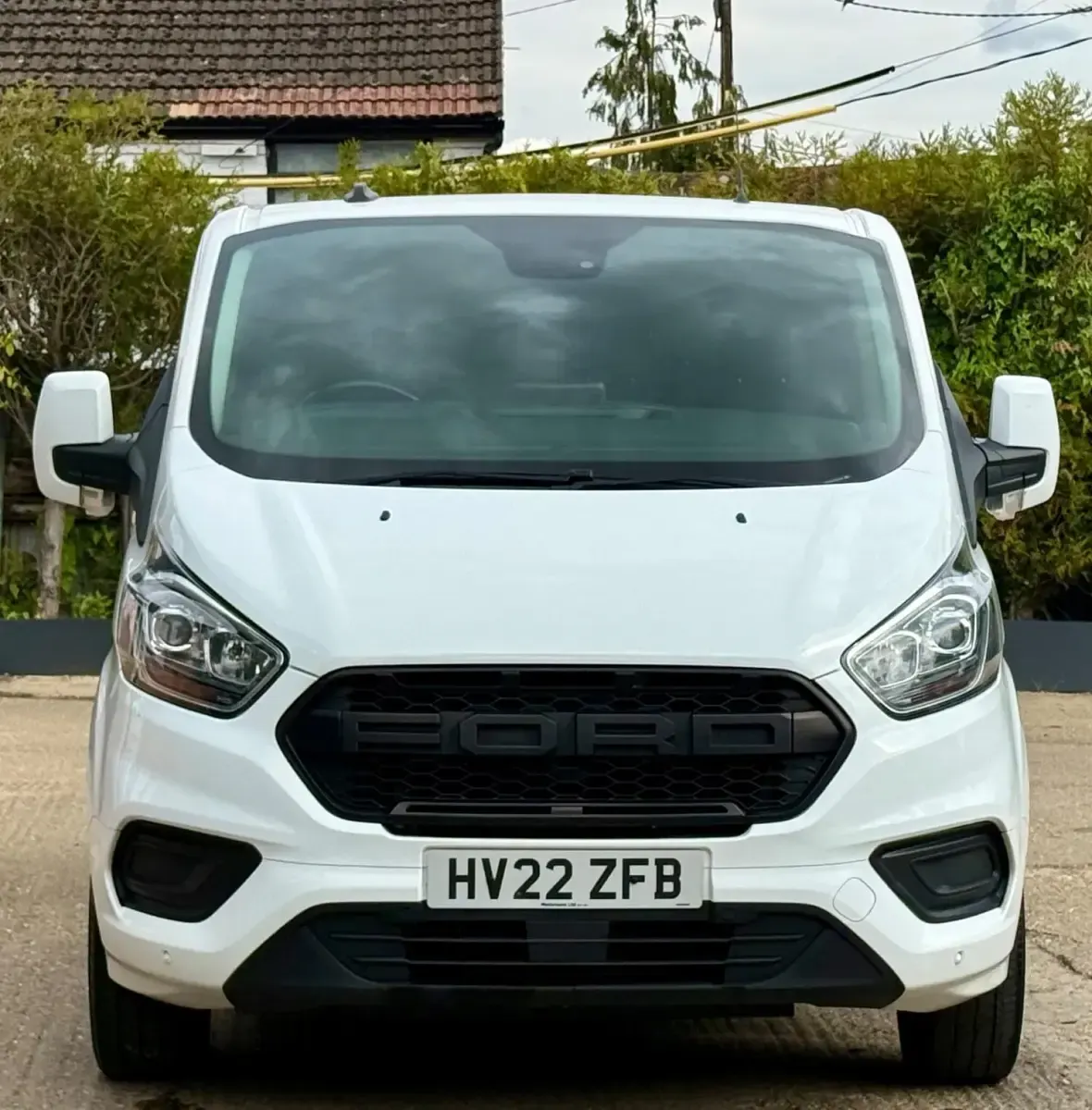 Used Ford Transit Custom Limited 130 HP (95 kW) 2022 White Van