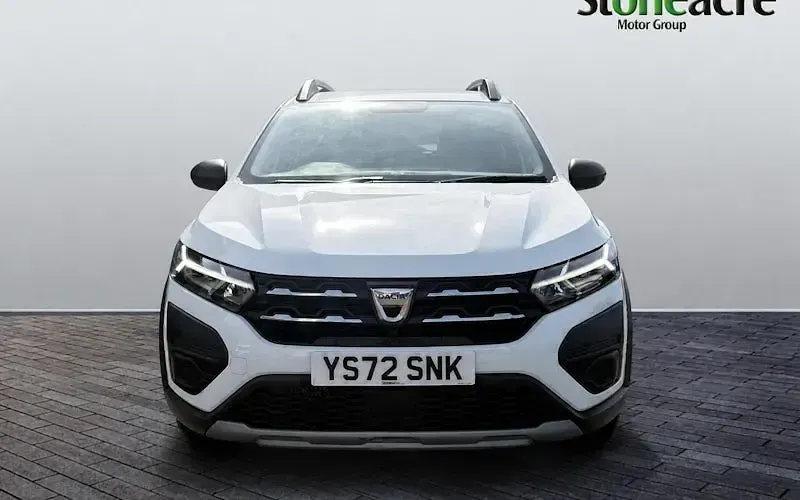 Used Dacia Sandero Essentiel 91 HP (66 kW) 2022 White Hatchback