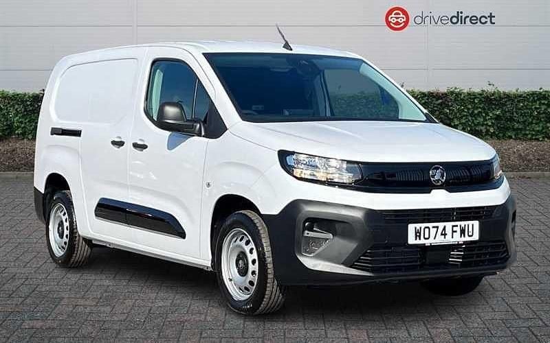 New 2025 Vauxhall Combo MPV | £17,995 (Good price) - Image 1/4