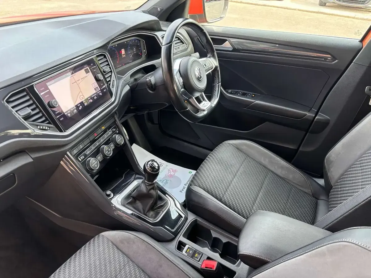 Used VW T-Roc R-line 150 HP (110 kW) 2018 Orange SUV