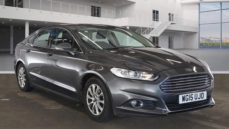 Used Ford Mondeo Zetec 150 HP (110 kW) 2015 Grey Hatchback