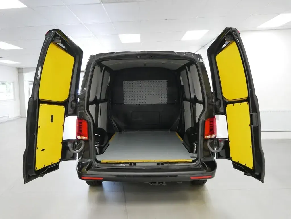Used VW T6.1 Highline 150 HP (110 kW) 2022 Black Van