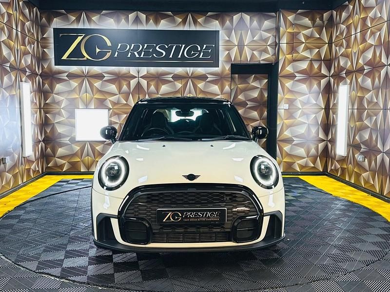 Used Mini Cooper Hatch 136 HP (100 kW) 2022 White Hatchback