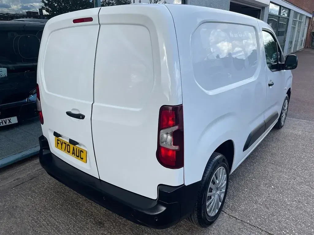 Used Peugeot Partner 131 HP (96 kW) 2020 White MPV