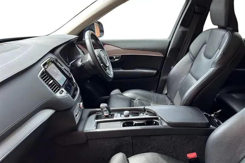 Used Volvo XC90 Plus 235 HP (172 kW) 2022 Vapour grey SUV