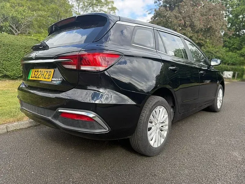 Käytetty MG MG5 EV Excite 114 kW (156 HP) 2022 Musta Farmari
