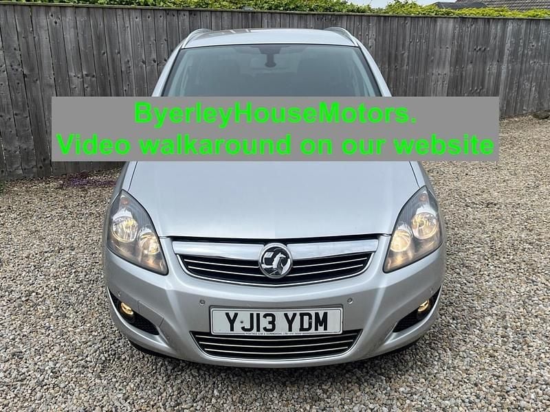 Second-hand Vauxhall Zafira Design Edition 115 CP (84 kW) 2013 Argintiu Monovolum