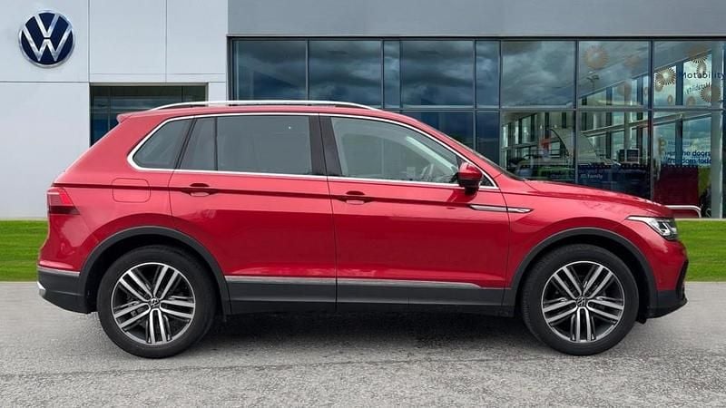 Used VW Tiguan Elegance 150 HP (110 kW) 2022 Kings red premium metallic SUV