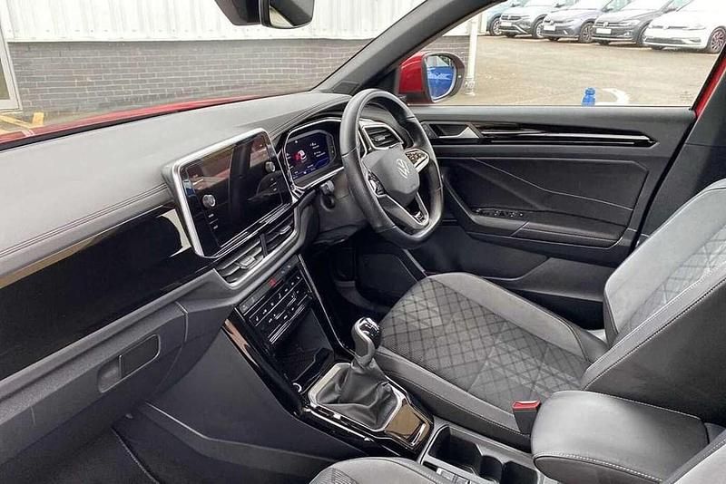 Used VW T-Roc R-line 150 HP (110 kW) 2022 Red SUV
